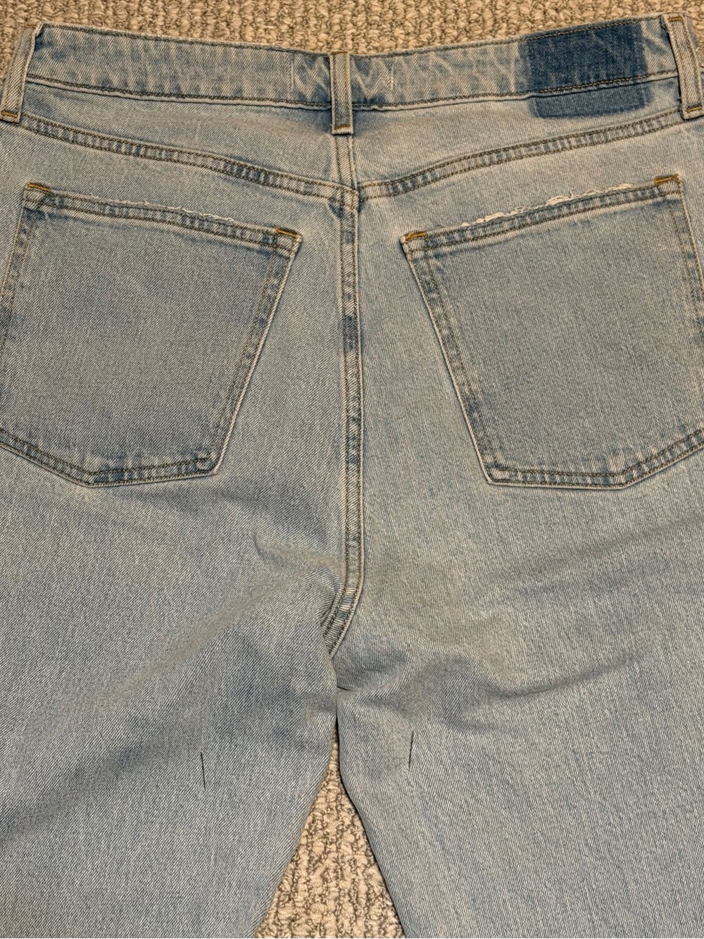Abercrombie & Fitch 90’s Relaxed High-Rise Curve Love Light Wash Jeans Size 14L - Picture 6 of 7